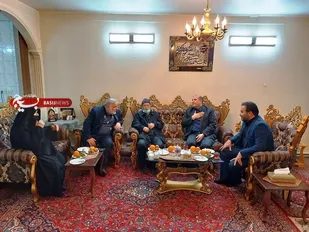 دیدار مسئولان با خانواده شهدای شهرستان ری