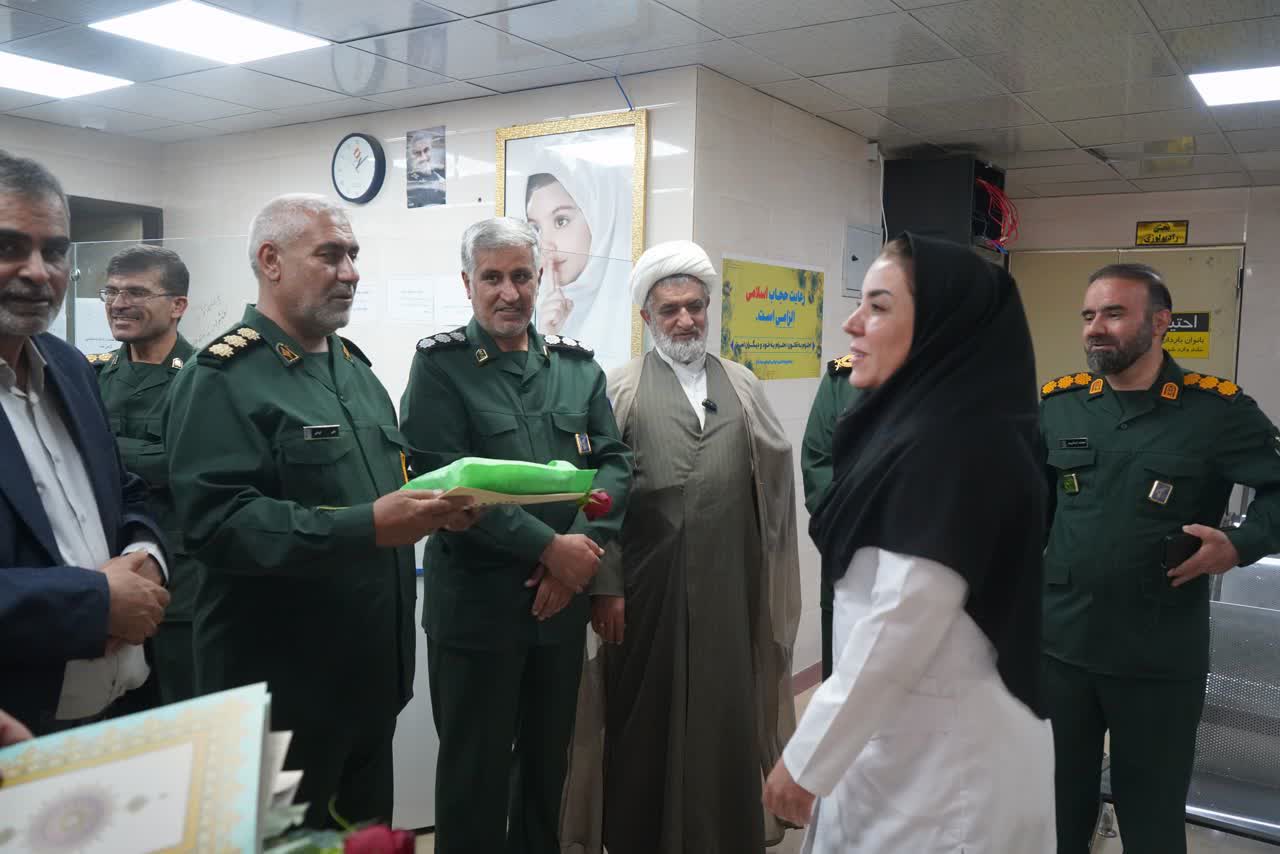 تجلیل مسئولان سپاه فتح از پرستاران در مانگاه امام صادق (ع) یاسوج + ( تصاویر) تجلیل مسئولان سپاه فتح از پرستاران در مانگاه امام صادق (ع) یاسوج + ( تصاویر)