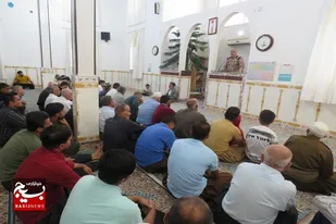 دیدار فرمانده قرارگاه تاکتیکی تیپ ۳۲ انصارالحسین(ع) همدان با امام جمعه و جمعی از مردم شهر شیخ صله