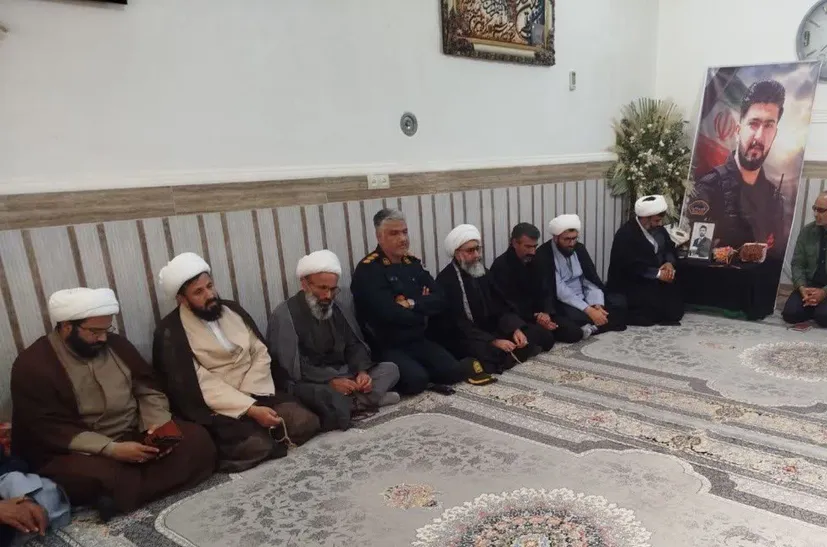 تجلیل از صبر و استقامت خانواده شهید امنیت