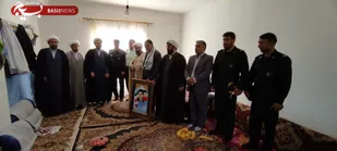 دیدار جمعی از مسئولین سپاه زنجان با خانواده شهدای روحانی شهرستان ماهنشان