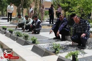 غبار روبی قبور مطهر شهدای شهر فارسان