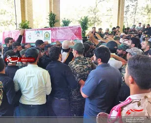 پیکر مطهر شهید مدافع  وطن بر دستان مردم قزوین تشییع شد&nbsp;