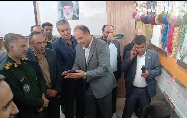 رونمایی از دار قالی هوشمند در آذرشهر 