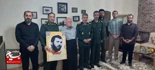 دیدار فرمانده سپاه شهرستان لالی با خانواده شهید منوچهر حاجی پور