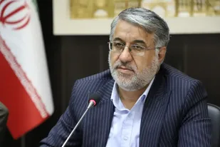 بار جهاد اقتصادی کشور بر دوش کارفرمایان و کارگران است