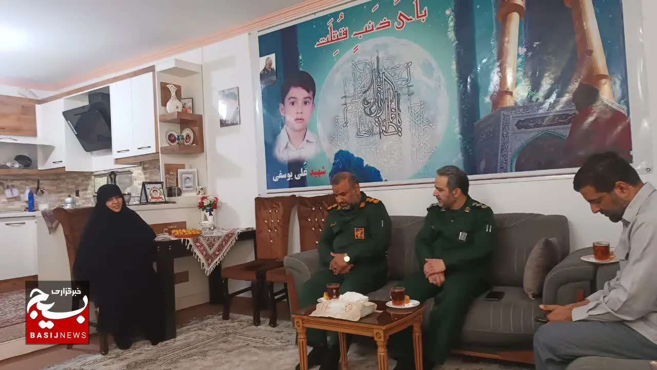 رشد و بالندگی امروز انقلاب به برکت خون شهدا دانش آموز است