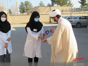 آیین تجلیل از کادر درمان مرکز خدمات جامع سلامت شهر ورزنه