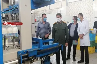 بررسی مسائل و مشکلات کارخانه لبنیاتی با حضور فرمانده سپاه ناحیه لارستان
