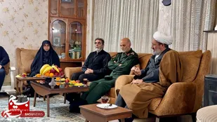 دیدار فرمانده سپاه امام رضا (ع) با خانواده شهید بیطرف