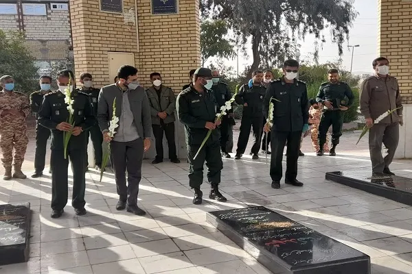 پاسداران شهرستان داراب با حضور در گلستان شهدای گمنام با شهدا عهد و پیمان بستند