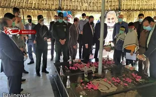 غبارروبی و عطر افشانی مزار شهدای گمنام چابهار