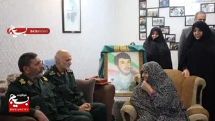 دیدار فرمانده سپاه امام رضا(ع) با خانواده شهید کاوه