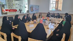 محفل خاطره گویی دفاع مقدس با محوریت کتاب در بهادران برگزار شد