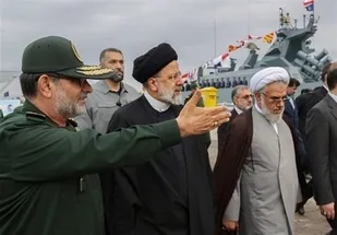 بازدید رئیس&zwnj;جمهور از نمایشگاه توانمندی&zwnj;های نیروی دریایی سپاه پاسداران انقلاب اسلامی