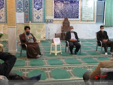 حضور مسئول نمایندگی ولی فقیه در پایگاه امیرالمومنین ع شهرک امام  شهرستان تفرش و خداقوت به بسیجیان فعال
