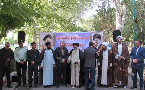 شهدا انسان‌های نمونه‌ای بودند که در همه‌ جا می‌توانند به‌عنوان اسوه و الگو معرفی شوند