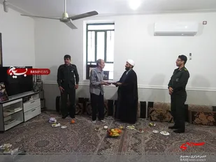دیدار با خانواده معلم شهید خضر نامور در هفته عقیدتی سیاسی
