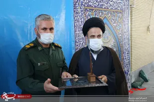 تصاویر| تقدیر فرمانده سپاه خمینی شهر از امام جمعه شهرستان
